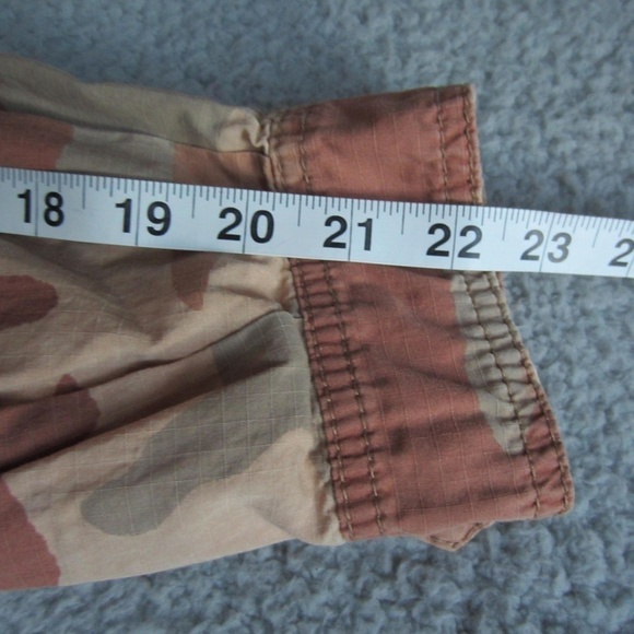Free People shirt jacket Womens S Tan Camo pockets button Y2K grunge hiking - Picture 13 of 17